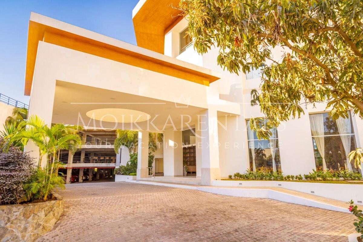 Stunning View Oceanfront Apartment *